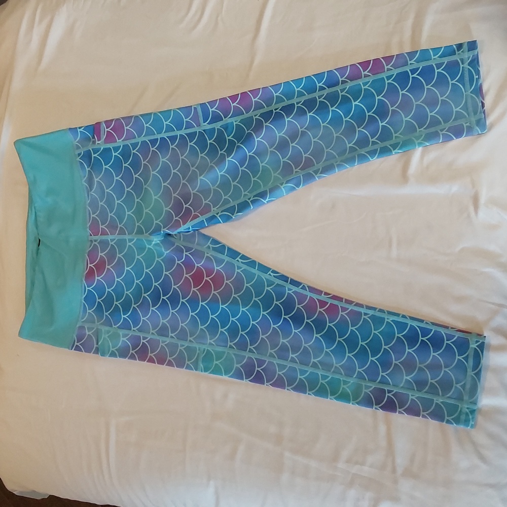 Constantly Varied Gear (CVG) Mermaid Capri Leggings M